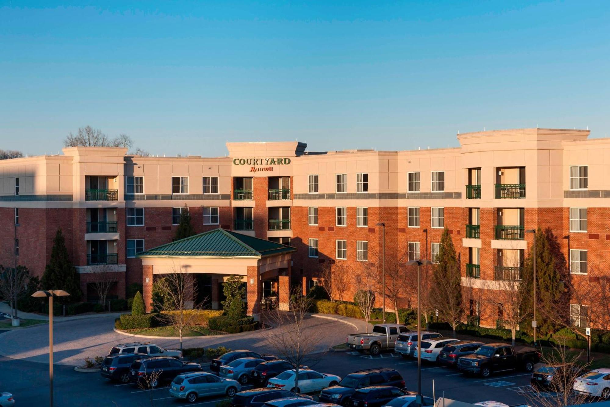 Courtyard By Marriott Cool Springs